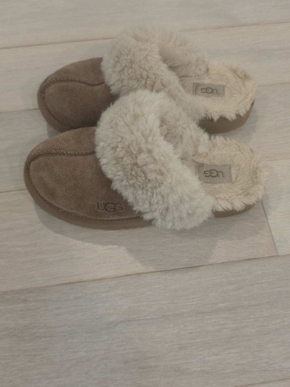 UGG Kids Chestnut Sheepskin Clog Slippers - Chestnut